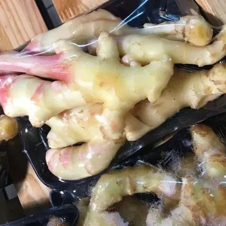 生活中很毒的4种菜，一个比一个伤肝！