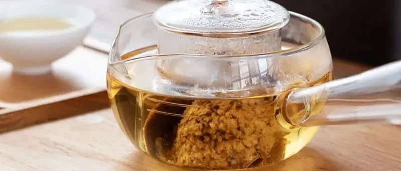 秋季每天杯子里放一小片它，补肺气，健脾胃，还可以把你堵住的气和痰顺下去
